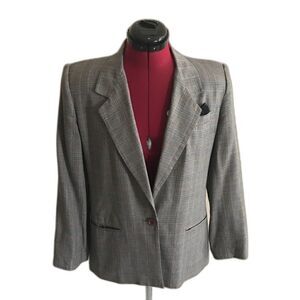 Michelle Stuart Blazer Women's Petite Size 8P Grey Plaid Long Sleeve Button